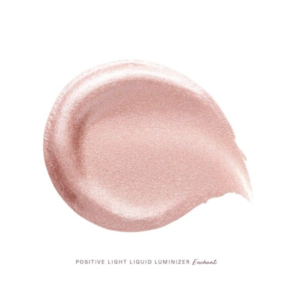 Rare Beauty Positive Light Liquid Luminizer Highlight | Enchant (soft pink) - Picture 4 of 6